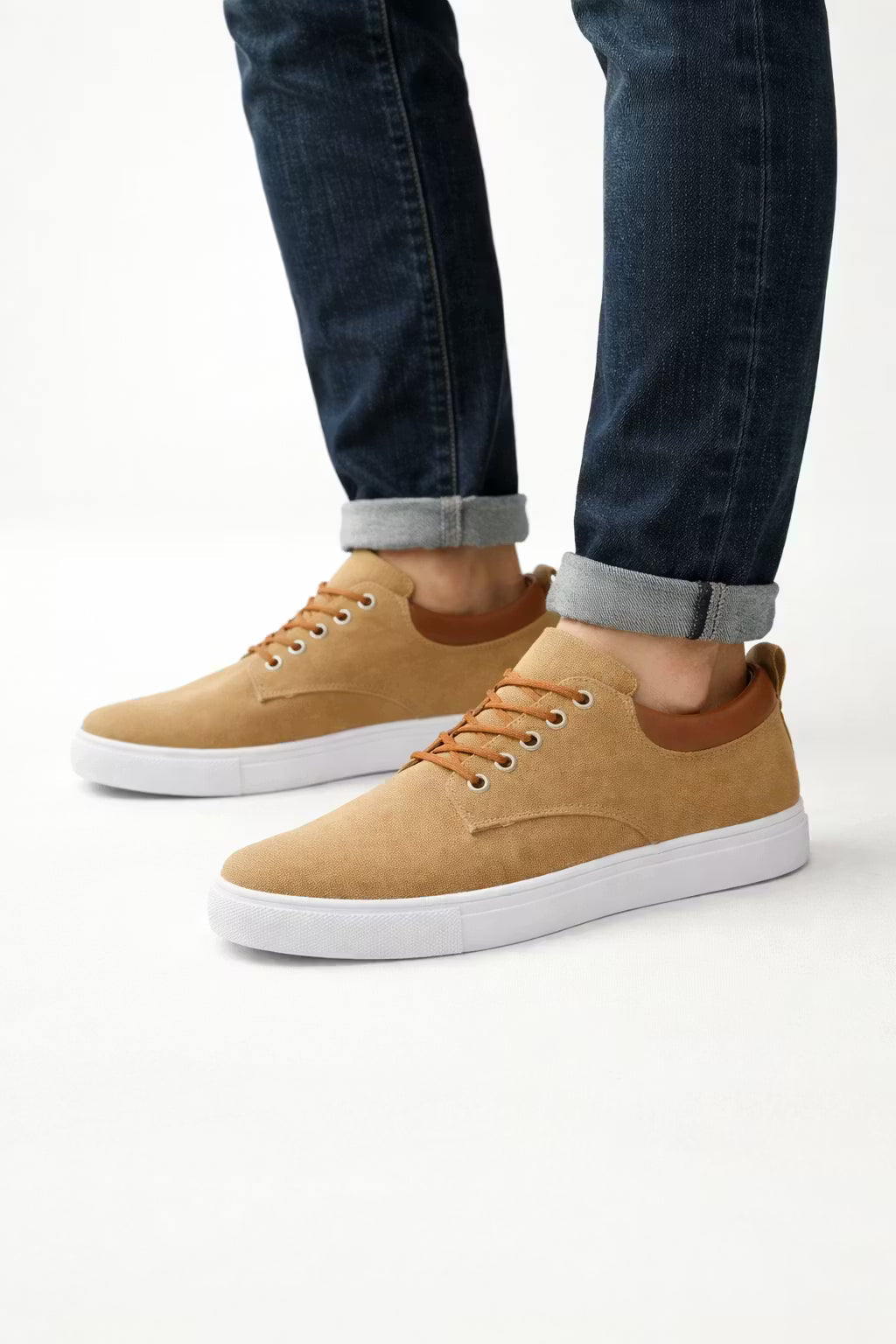 Men's low-top sneakers with a contrast collar shown from the side