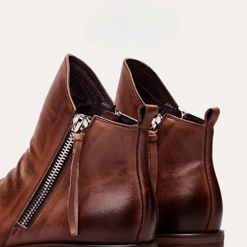Men's leather boots suited for daily outfits