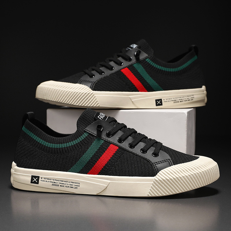 Breathable men's sneakers designed for daily wear