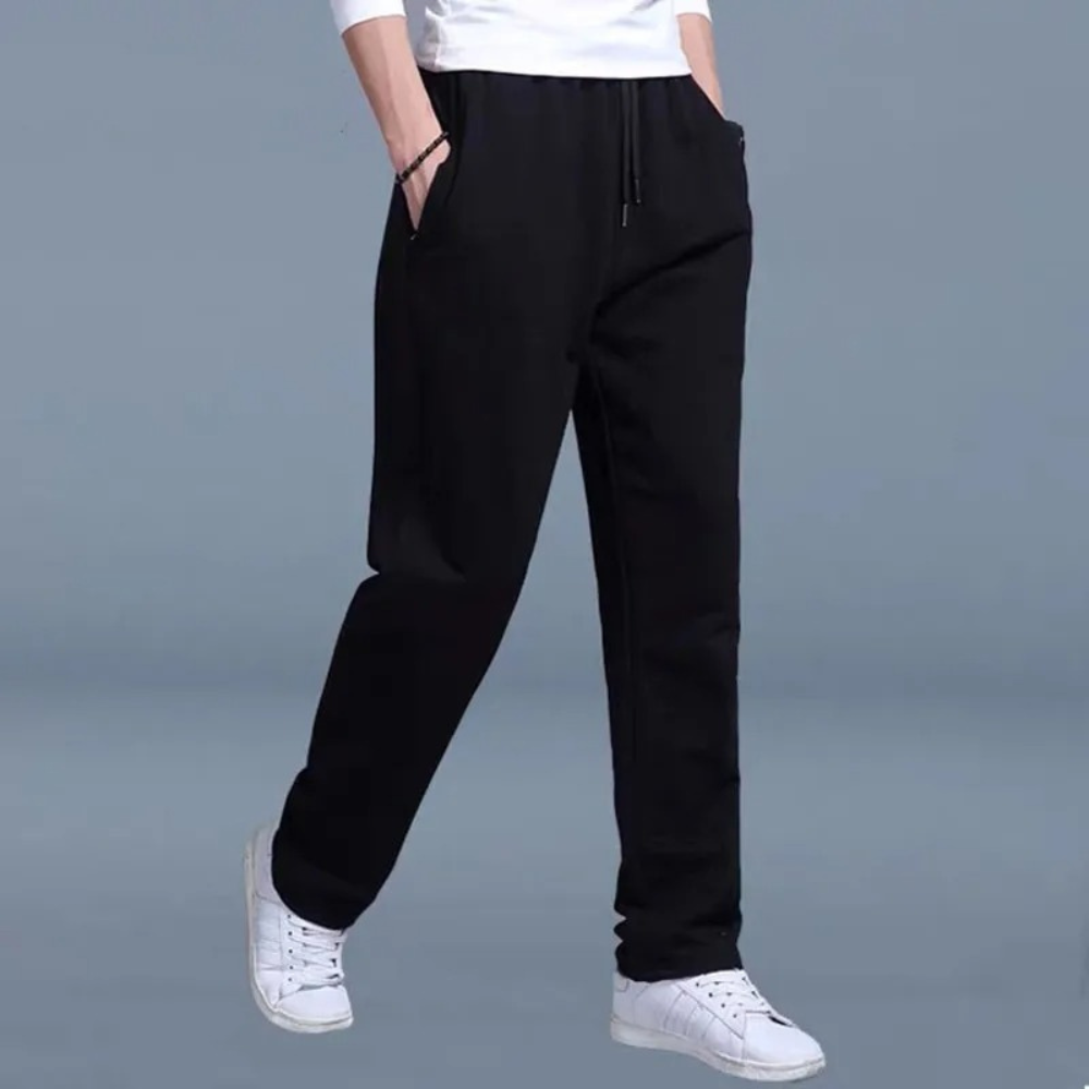Men's joggers featuring practical side pockets
