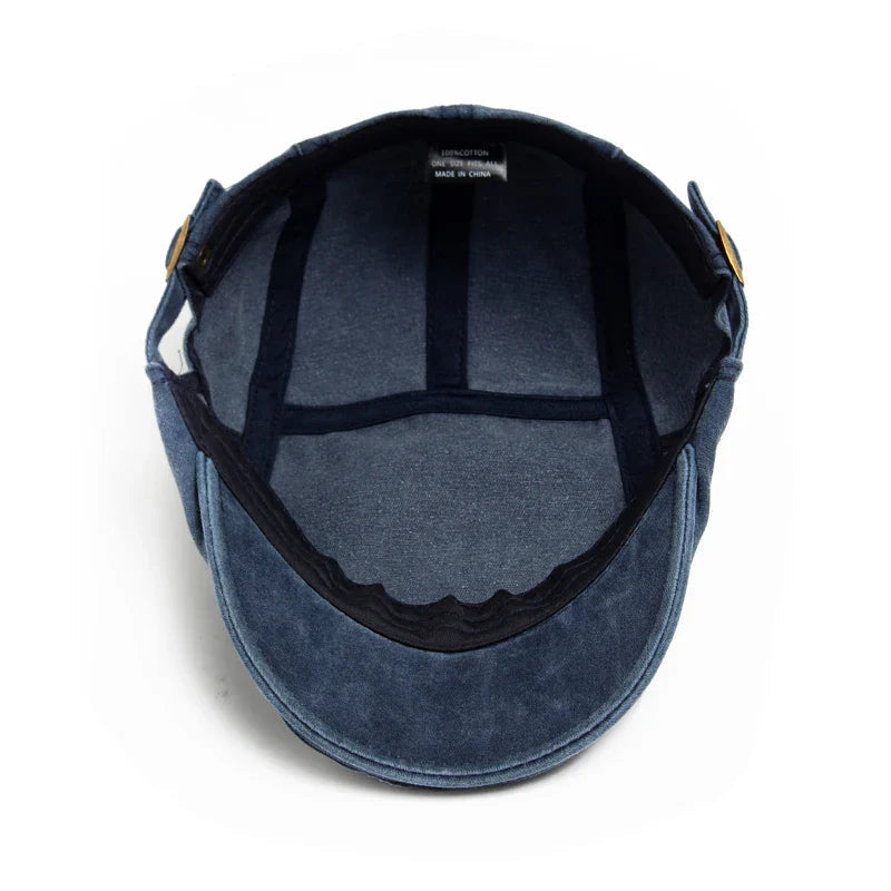 Vintage-inspired men's cap with a refined, timeless appearance