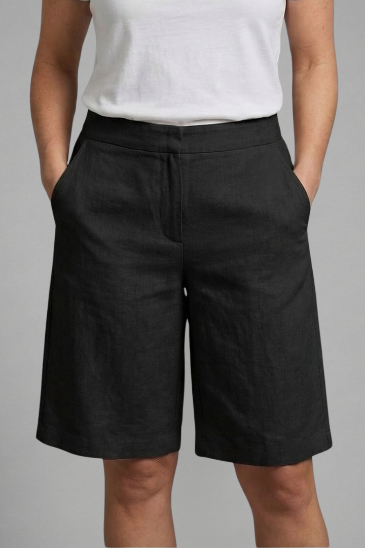 Men's Knee-Length Shorts With Side Pockets